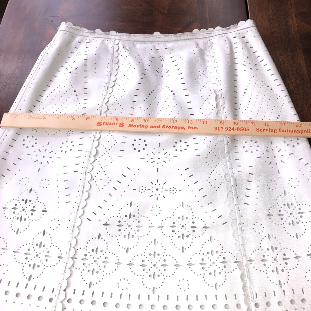 Worth White Perforated Real Leather Skirt Size 8 - Picture 9 of 10